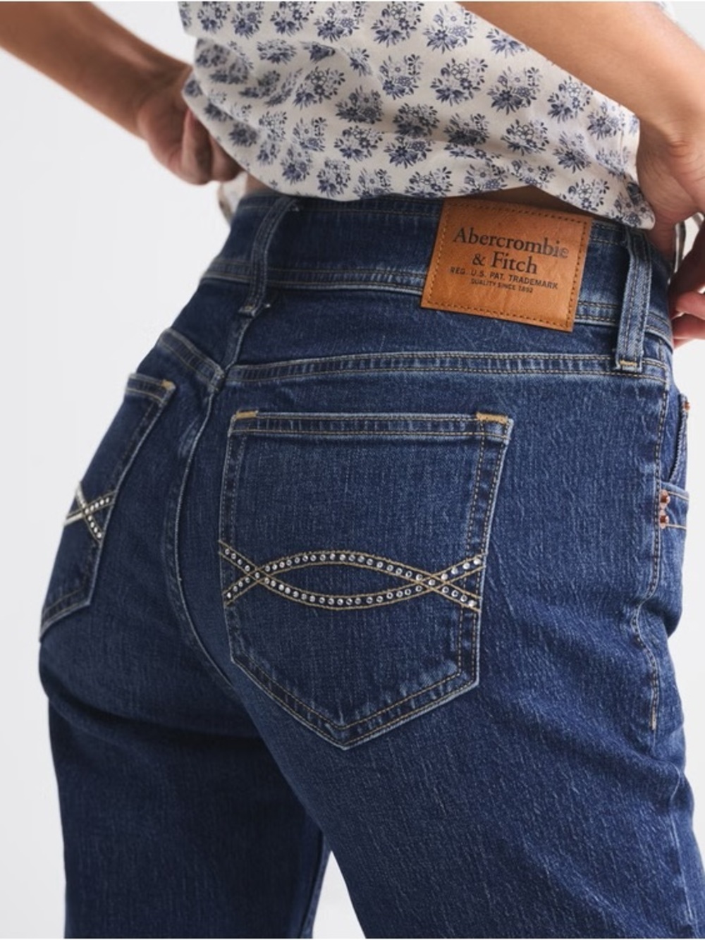 Abercrombie & Fitch| Mid-Rise Straight Leg Cuffed Dark Blue Denim Jeans Sz 28/29